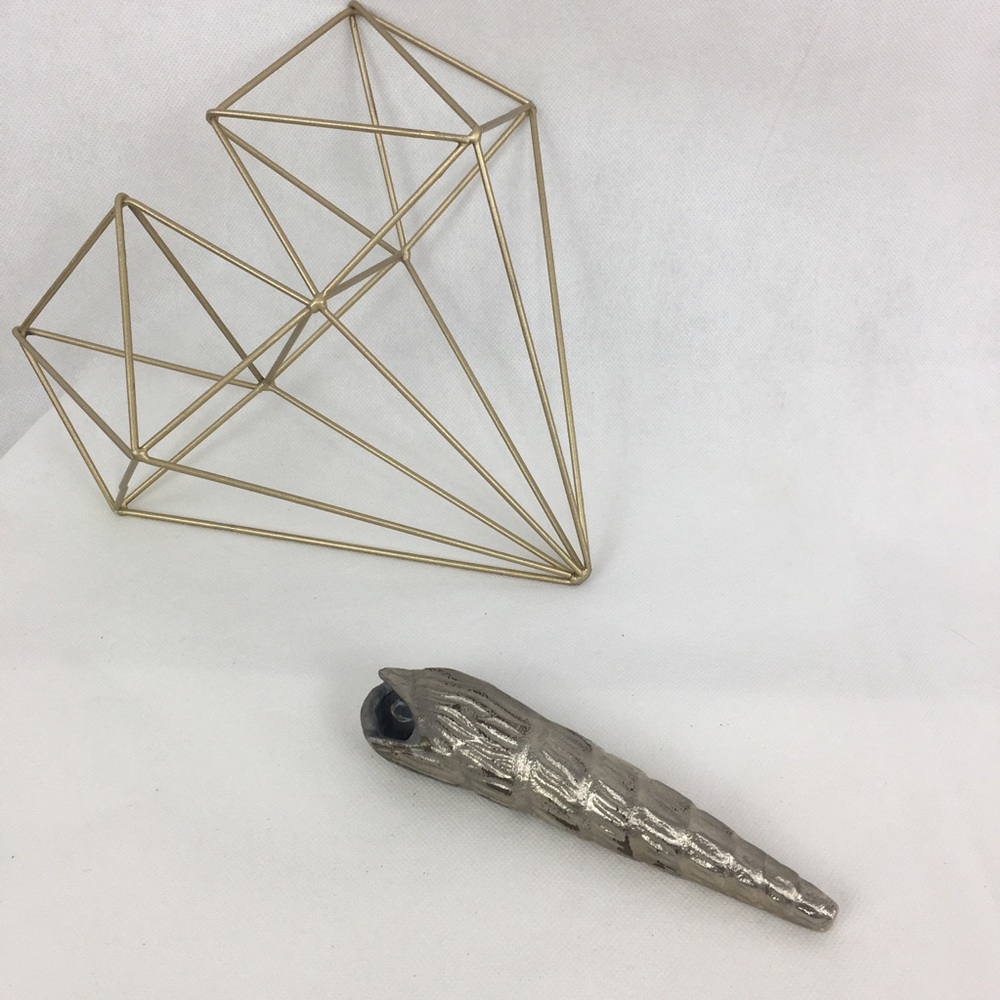 Unique Metal Shell Paperweight - Picture 2 of 3